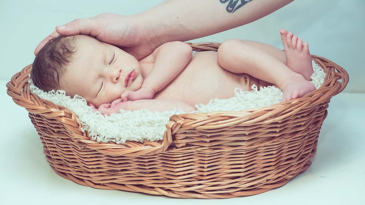 You are currently viewing How Does a Mother Take Care of Her Baby? 9 Tips Every Mom Needs