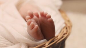 how to keep a newborn healthy | babyblinkup.com