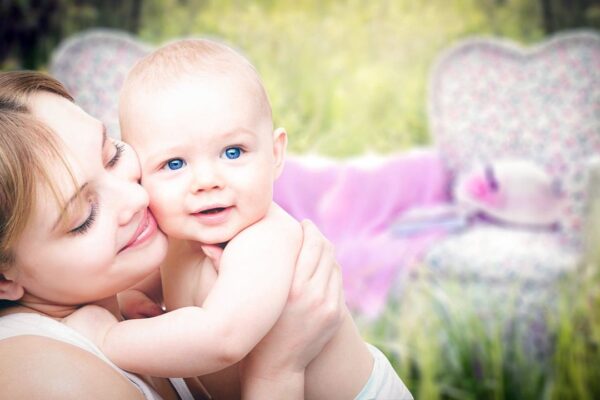 main responsibility of a mother in baby care | babyblinkup.com