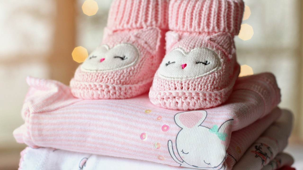 When should I stop buying newborn clothes | babyblinkup.com