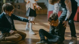 Read more about the article 11 Simple Methods to Handle Bad Behavior in Children at Home
