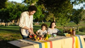 Read more about the article 7 Proven Ways to Encourage Children to Eat Healthy Food